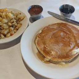 Food review: Fantastic pancakes in Menifee! 😊👍
